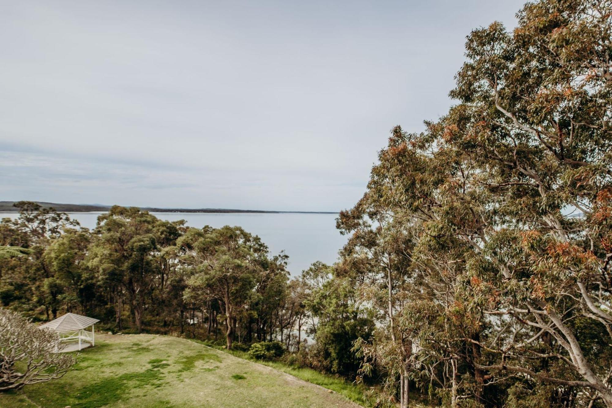 Отель Bannisters Port Stephens Солджерс-Пойнт Экстерьер фото