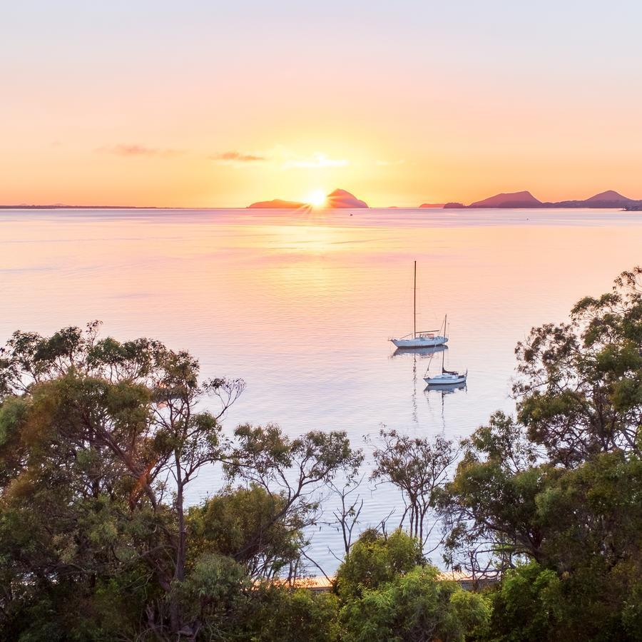 Отель Bannisters Port Stephens Солджерс-Пойнт Экстерьер фото