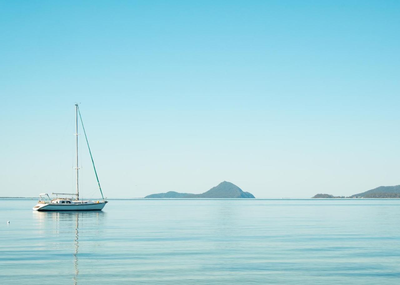 Отель Bannisters Port Stephens Солджерс-Пойнт Экстерьер фото